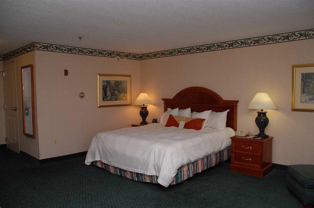 Hilton Garden Inn Chesterton Room photo