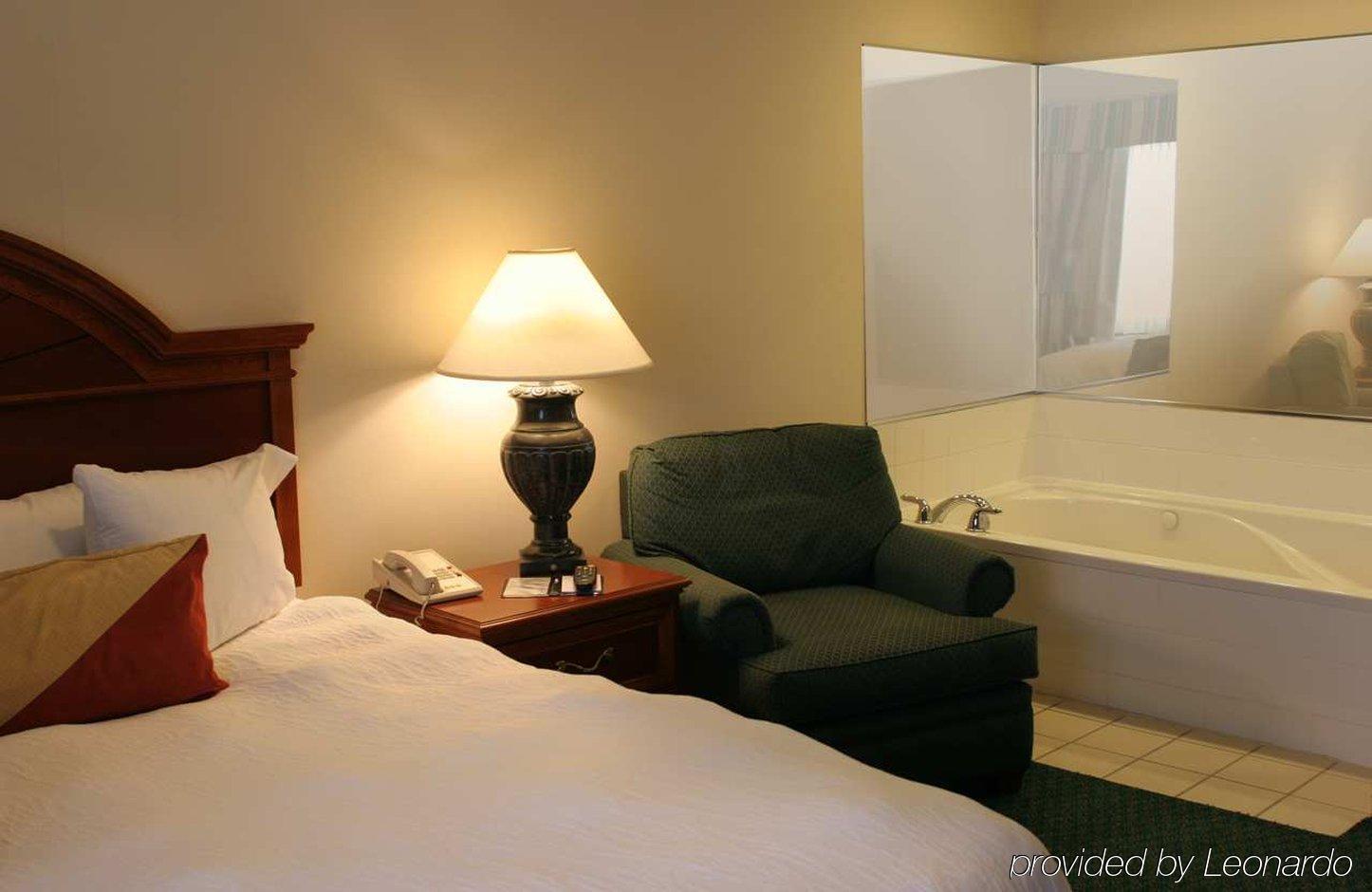 Hilton Garden Inn Chesterton Room photo
