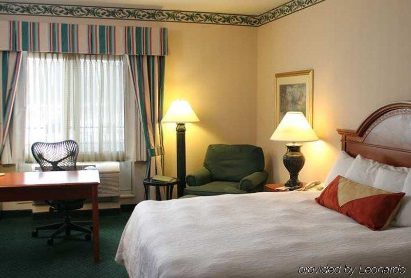 Hilton Garden Inn Chesterton Room photo